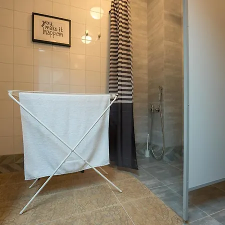 128 Hostel