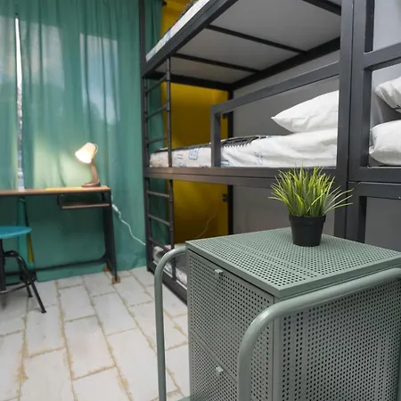 128 Hostel